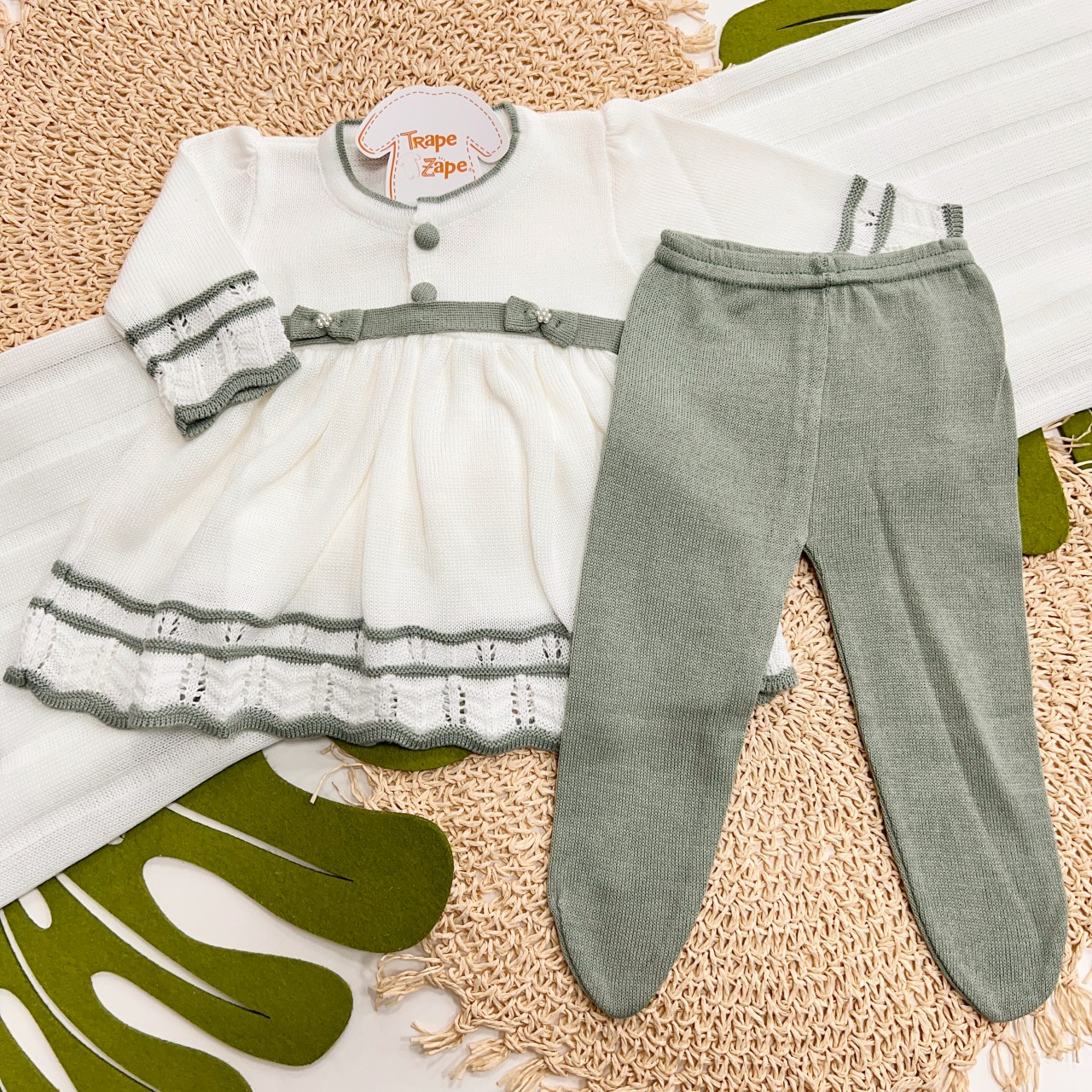  Saída de Maternidade Carla -Off White e Verde